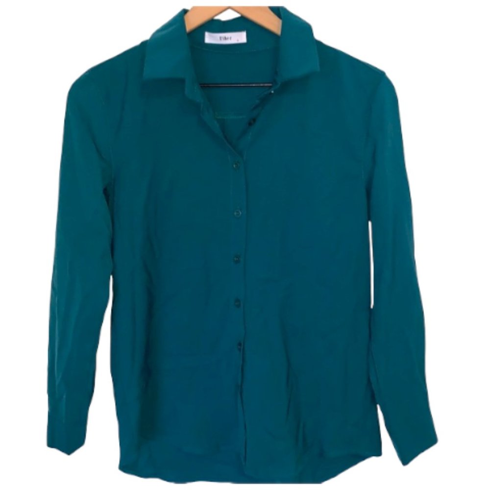 TSher Hunter Green Button Up long sleeve soft lightweight polyester blouse